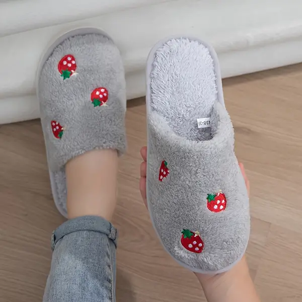 Cozy Strawberry Embroidered Women's Slippers - Soft Sole, Plush Lining For Indoor Comfort, Perfect For Fall & Winter